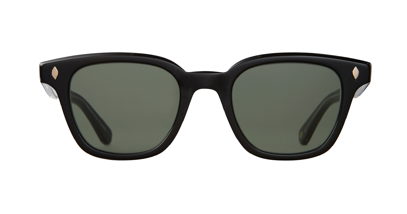 The Broadway sunglasses offer an updated wayfarer style with some throwback putting-green inspiration. Designed with conttheed temples to mimic ‘50s car fins, its dimensions are slightly larger than its predecessors.  Finished with new water-drop plaques along the endpieces and semi-flat lenses, the mirrored options feature an innovative layered technique, so the reflective coating isn’t exposed to scratches or fingerprints.
