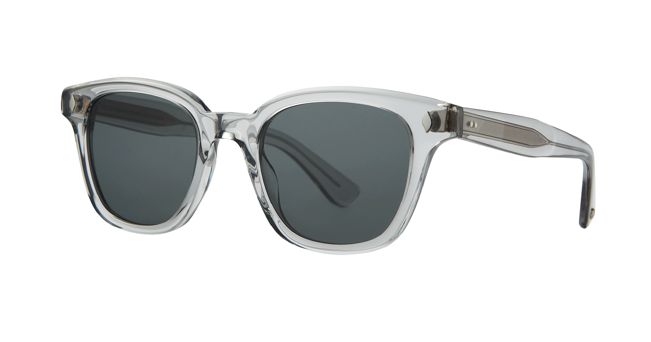 The Broadway sunglasses offer an updated wayfarer style with some throwback putting-green inspiration. Designed with conttheed temples to mimic ‘50s car fins, its dimensions are slightly larger than its predecessors.  Finished with new water-drop plaques along the endpieces and semi-flat lenses, the mirrored options feature an innovative layered technique, so the reflective coating isn’t exposed to scratches or fingerprints.