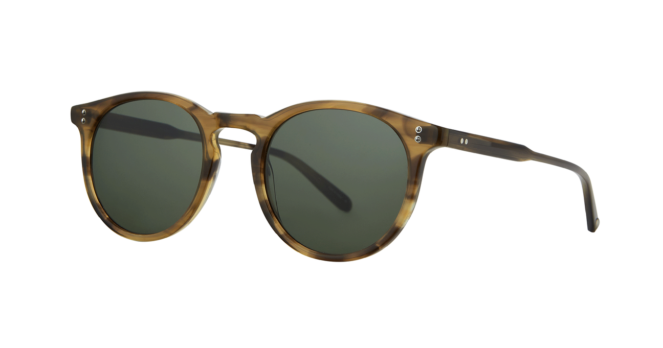 Slim, classic, and lightweight, the Carlton sunglass is designed with a keyhole bridge and new medium fit to provide extra versatility. Made from the new bio-based eco- acetate, the Carlton features distinctive raised rivet pins along the endpieces—a signature of the consciously crafted line.